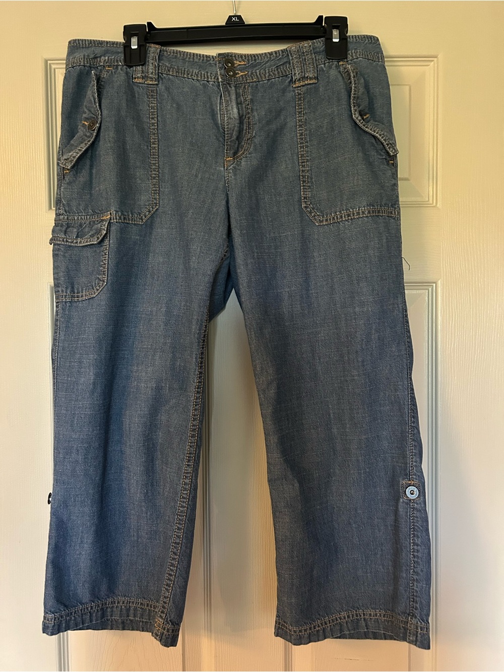 Women’s Calvin Klein Jeans Medium Blue Denim Cargo Capris